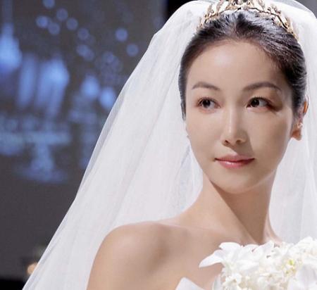 결혼식 끝낸 김옥빈, 새하얀 웨딩 