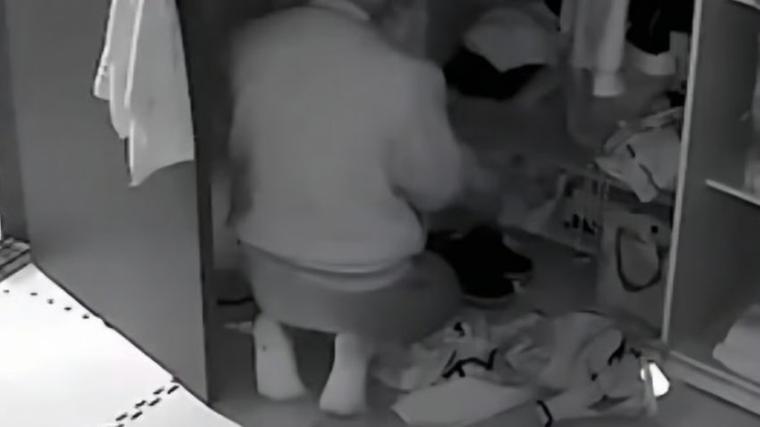 옆집 여성 옷장 뒤져 속옷 냄새 맡