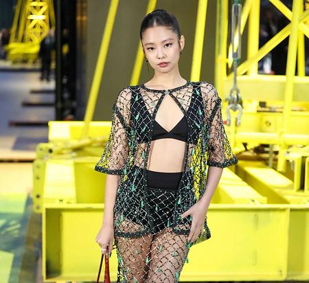 제니, 브라톱에 망사 재킷…파리 사