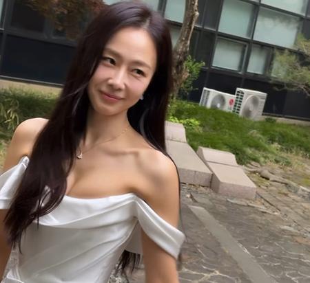 홍수현, 오프숄더 드레스 자태…글래