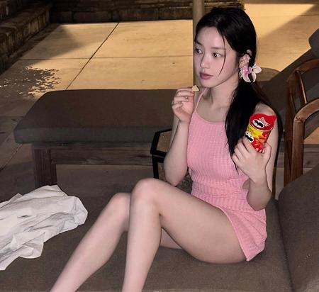 이유비, 발리 리조트서 과감한 수영
