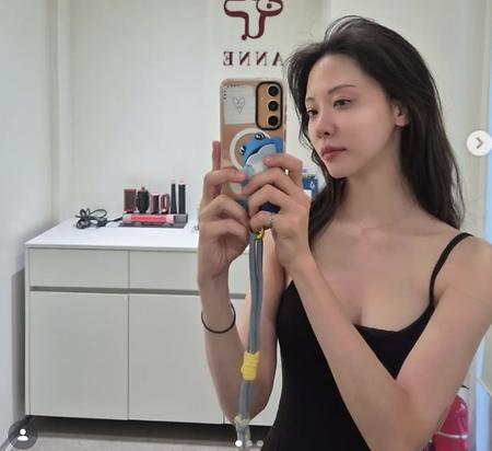 김민아, 민소매 톱 입으니 반전 글