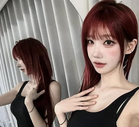 QWER 마젠타, 등 훤히 드러낸 