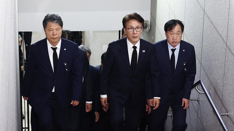 순직 소방관 빈소 찾은 국회의원, 