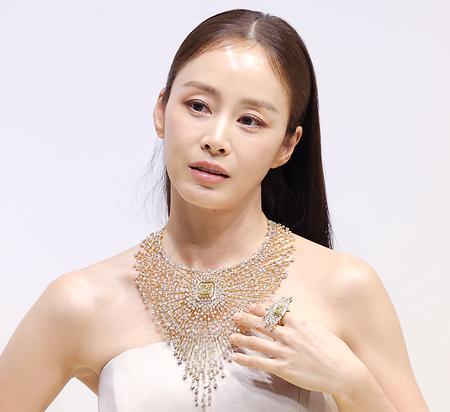 '비♥' 김태희, 오랜만의 공식 석