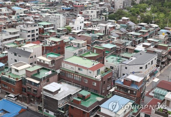빌라 옥상서 놀던 여중생 중태, 무