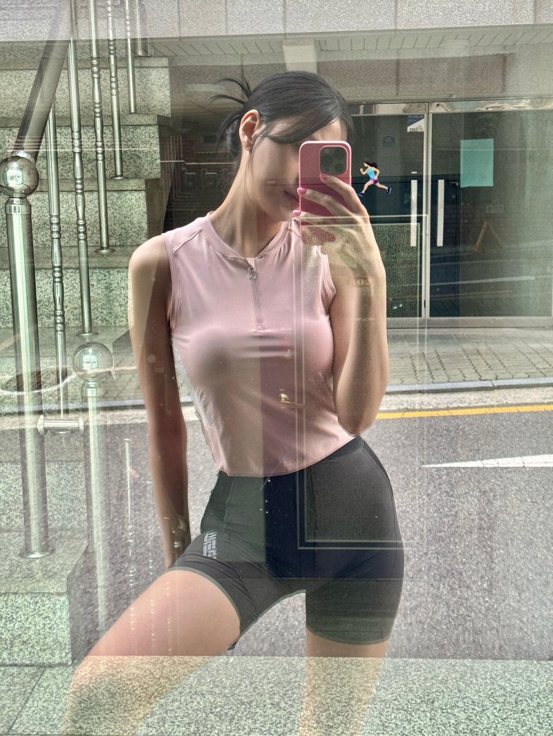 오하영, 운동으로 다져진 탄탄한 몸매 과시