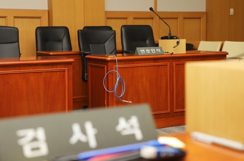 공중화장실서 14살 여중생 집단성폭