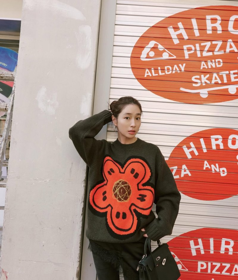 이민정 세월 비껴간 미모…길거리서 찰칵