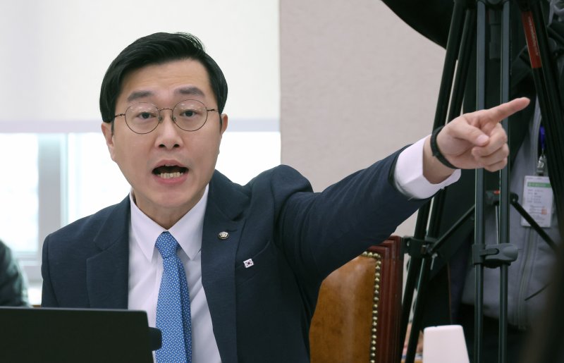 '성추행 의혹' 장경태 또 피소…이