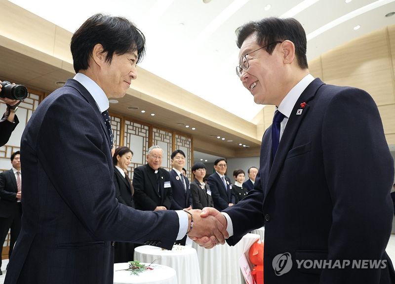 李대통령보다 '한 살 형' 배우 최