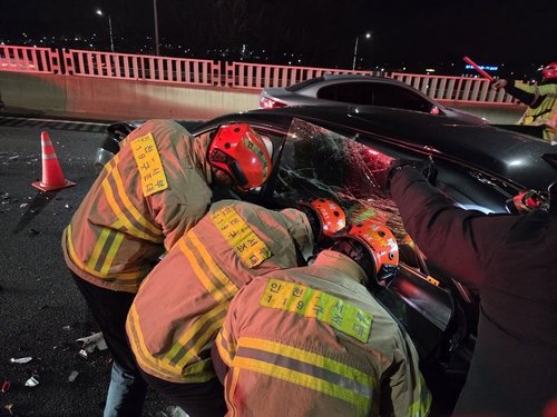 엄마 차로 고속도로 질주하던 20대