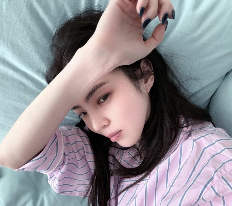 한소희 민낯도 예쁘네…잠옷 입고 찰칵