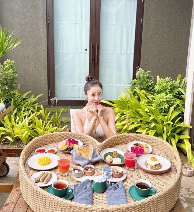 '윤정수♥' 원진서, 발리 신혼여행서 뽐낸 비키니 자태 눈부시게 행복