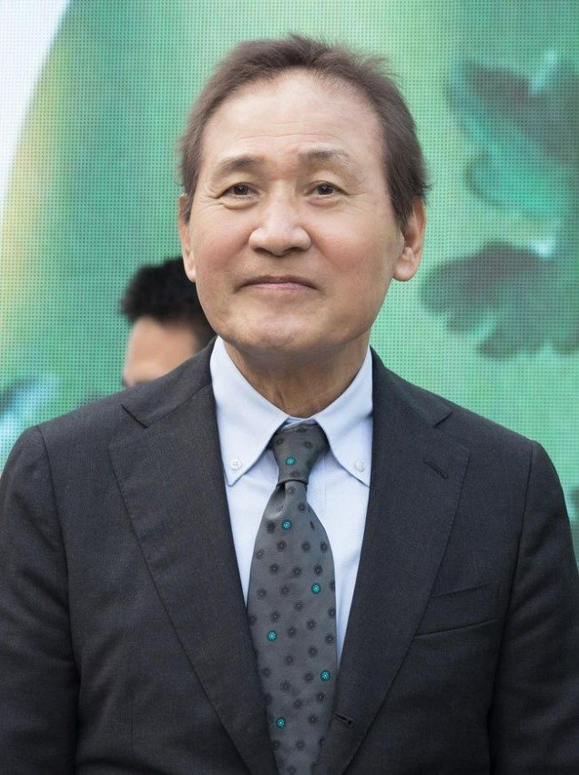 1월1일 생일인데…'위중' 안성기에