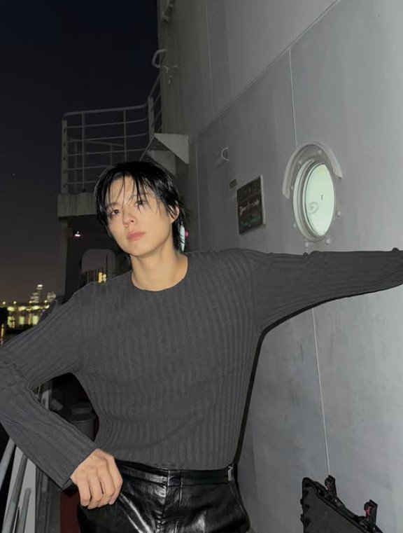 박보검, 젖은 헤어에 그윽한 눈빛…성숙해진 매력