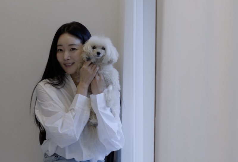 48세 김사랑, 나이 비껴간 미모…화보인 줄