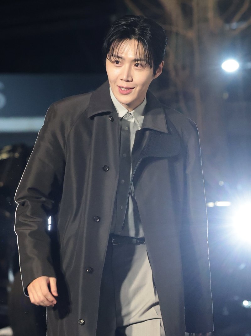 차은우와 탈세 닮은꼴 김선호, 가족