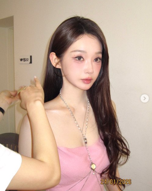 강민경, 비현실적 요정 비주얼에 섹시미까지