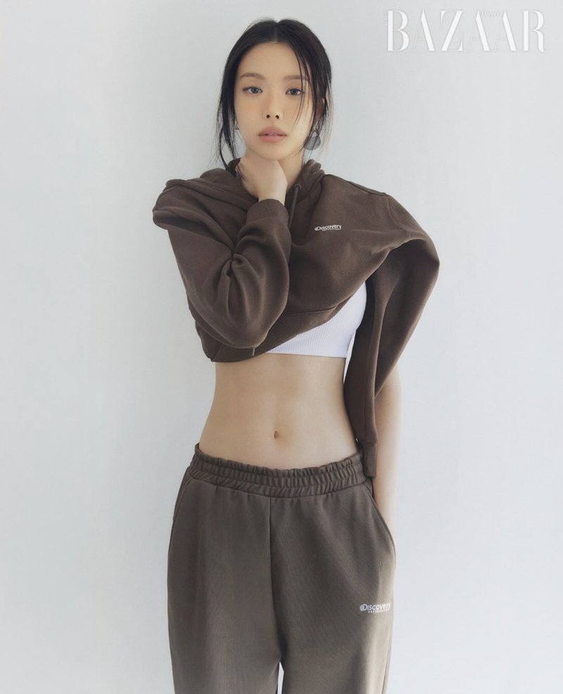 손나은, 군살없는 몸매…선명한 복근에 깜짝