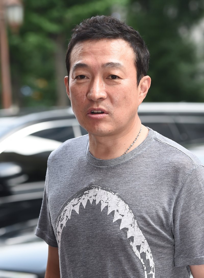 음주 교통사고 뒤 달아난 이재룡, 