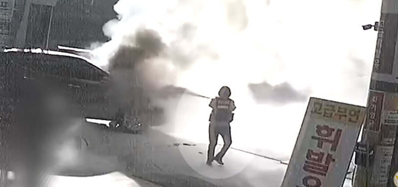 주유소에서 불붙은 차량, 18초 만