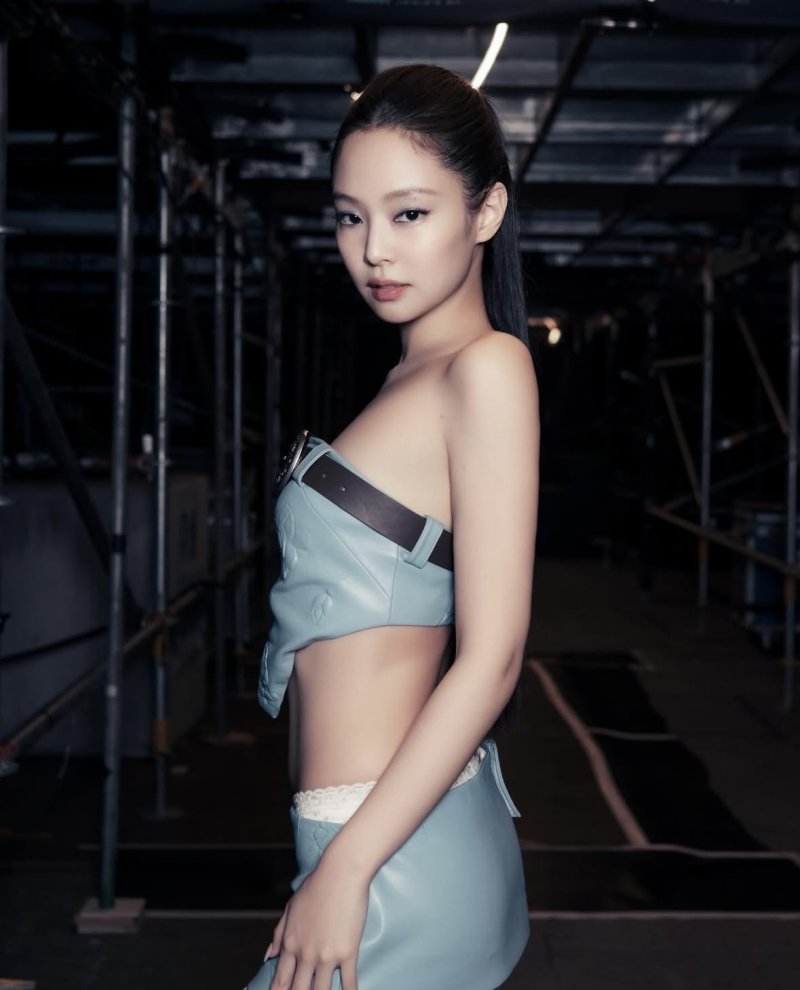 제니, 'K' 외피 벗고 '나'라는 브랜드