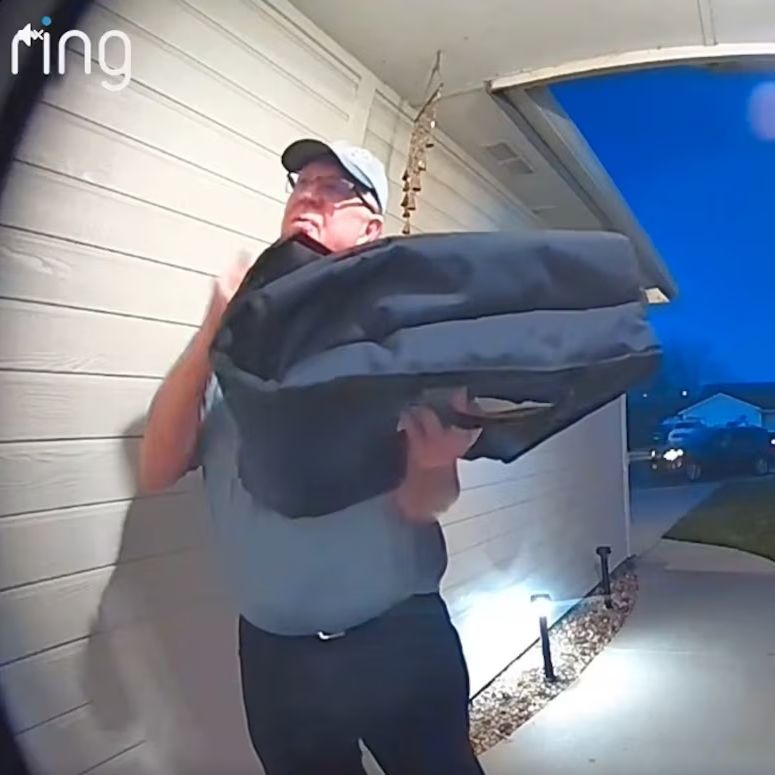 시각장애 고객 감동시킨 피자 배달부