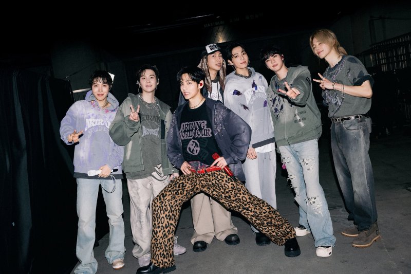 스펙터클·퍼포먼스 넘은 캠프파이어 