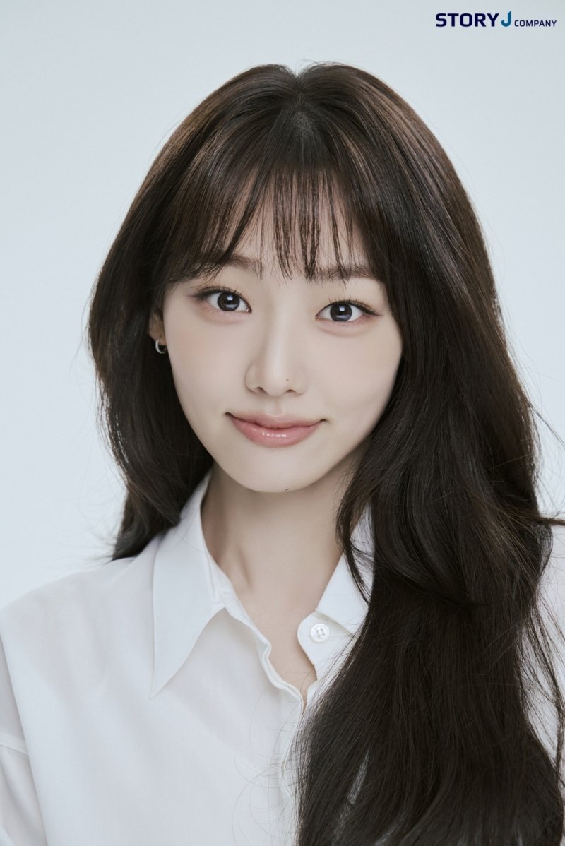 강미나, 이렇게 예뻤나…새 프로필서 물오른 청순 미모 [N컷]