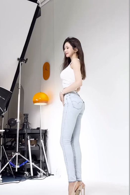 예정화, 스키니진 완벽 소화…매력 뒤태에 11자 복근까지