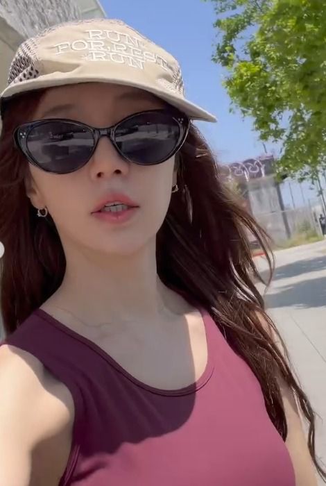 윤은혜, 크롭톱·레깅스 입고 뽐낸 늘씬 몸매