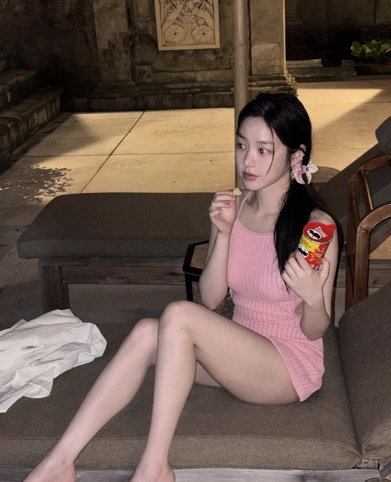 이유비, 발리 리조트서 과감한 수영복 각선미 눈길