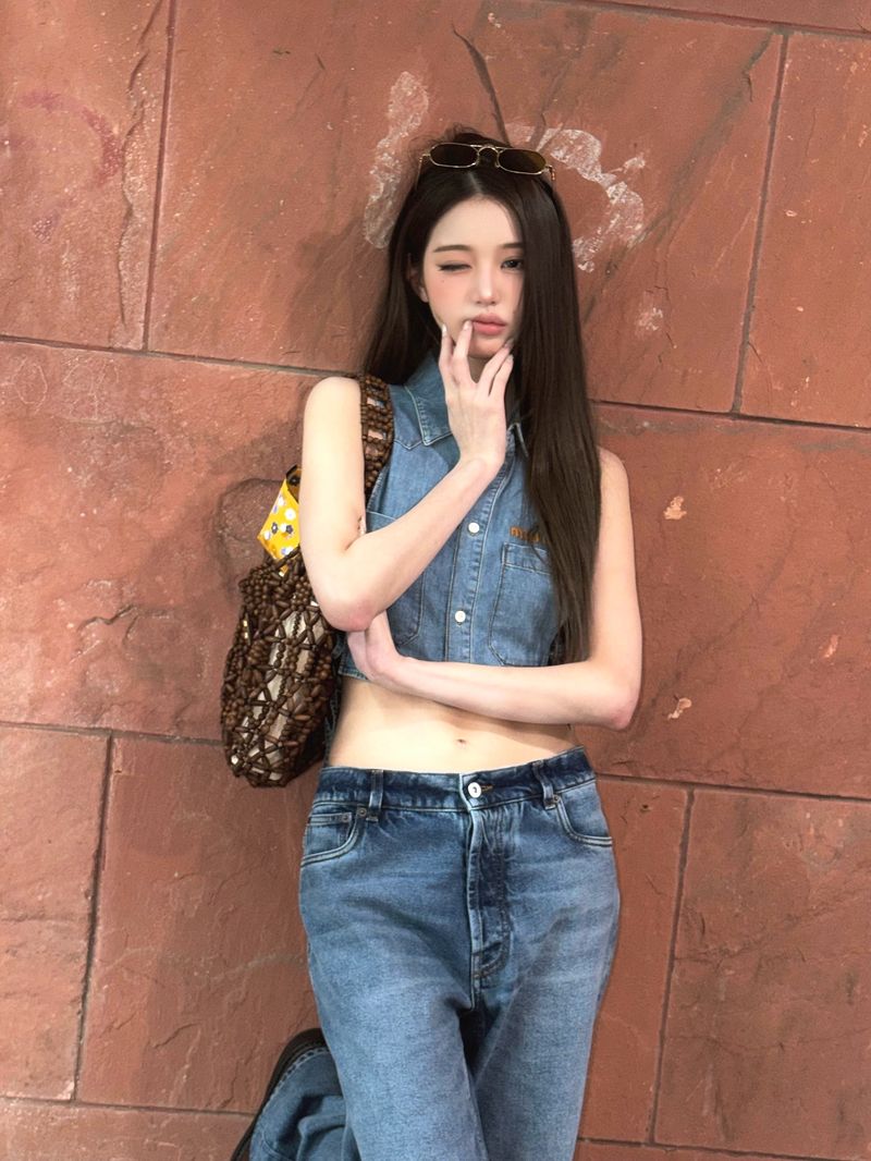 장원영, 크롭티 속 복근 '눈길'…힙한 분위기도 찰떡인 미모