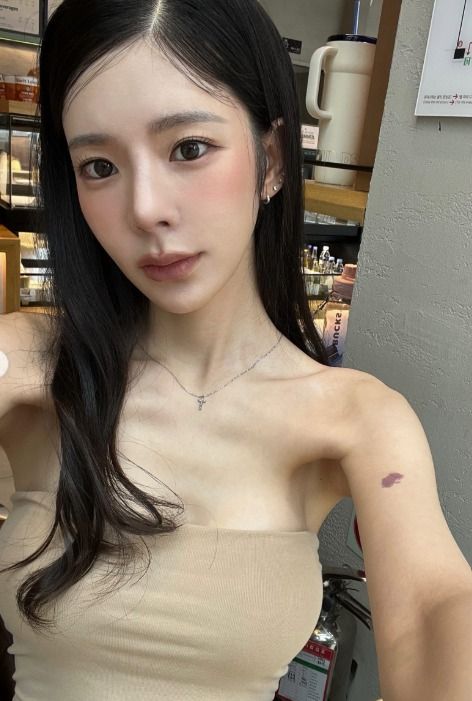 장재인, 이렇게 말랐어? 오프숄더 입고 드러낸 가녀린 몸매