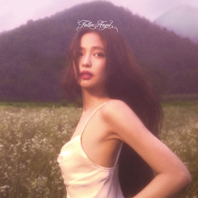 확 달라진 제니, 몽환적인 '폴른 엔젤'로 기습 컴백