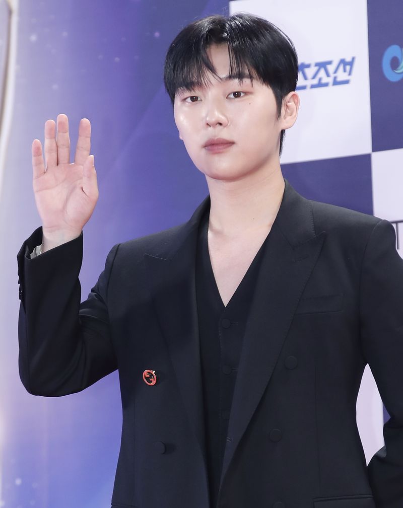 최현욱, 아침에 만취 라이브 방송 