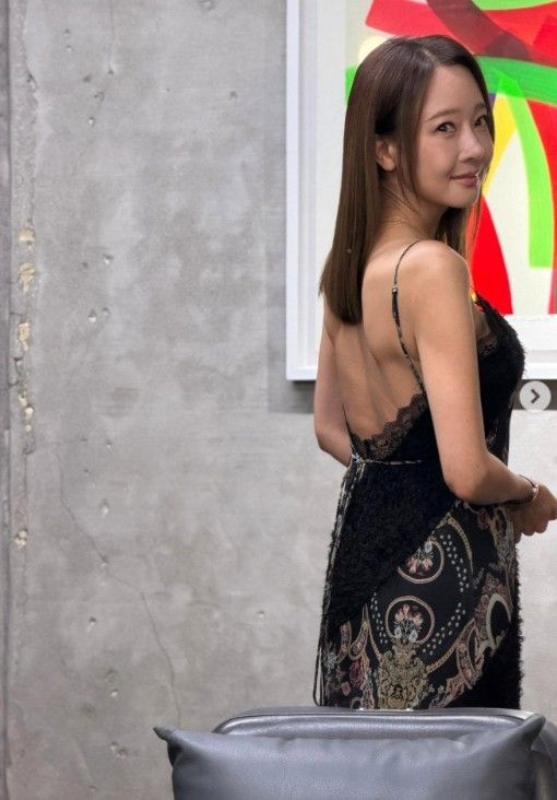 '백종원♥' 소유진, 파격 백리스 슬립 드레스…과감한 뒤태
