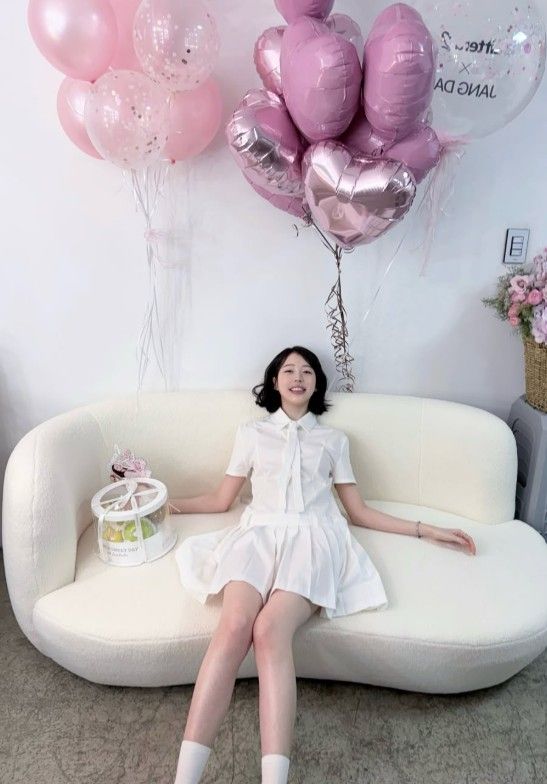 장다아, 소파에 누워 쭉 뻗은 다리…비율 깜짝