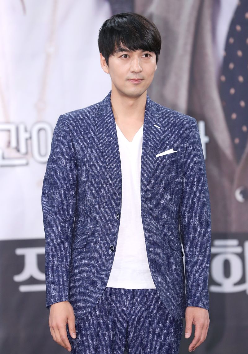 이필모 12일 부친상…3년전 어머니