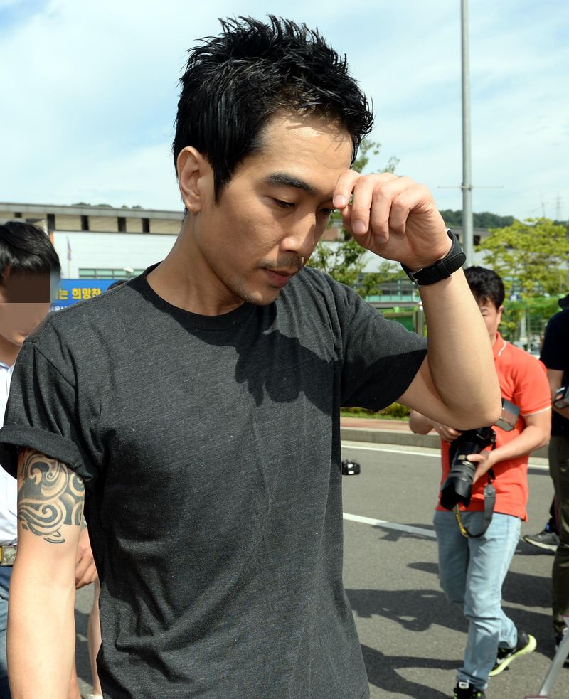 '성범죄 복역' 고영욱, 비판 여론