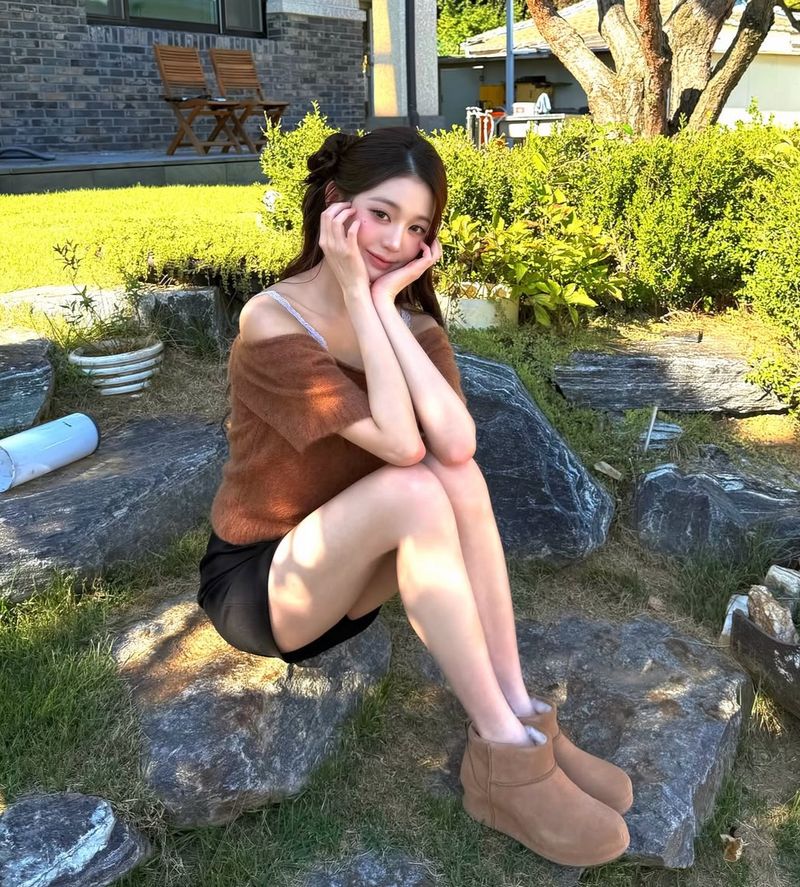 장원영, 가을에도 늘씬한 비결?…과