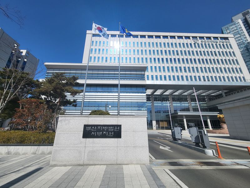 무면허로 하역운반차량 몰다 동료 죽