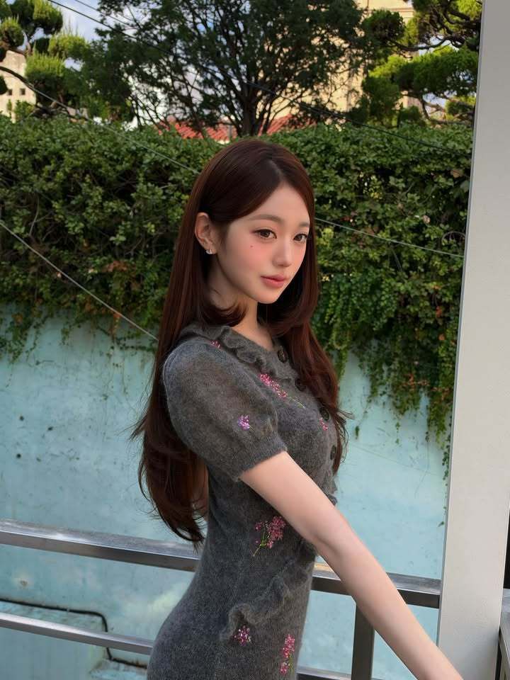 장원영, 니트 원피스로 뽐낸 늘씬 